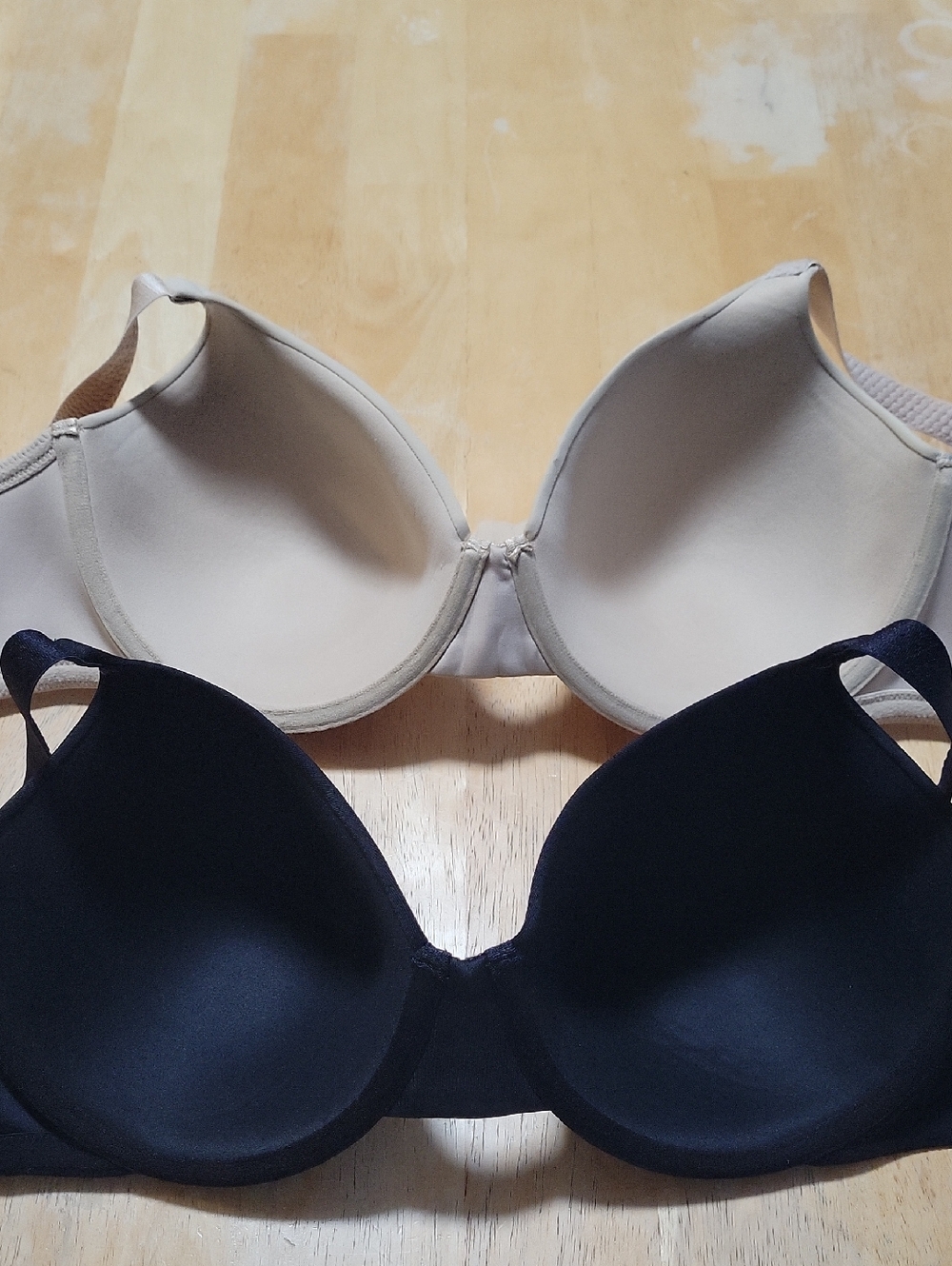 Set Of 2 Vanity Fair Beauty Back Full Coverage Bras 36D - Picture 5 of 12